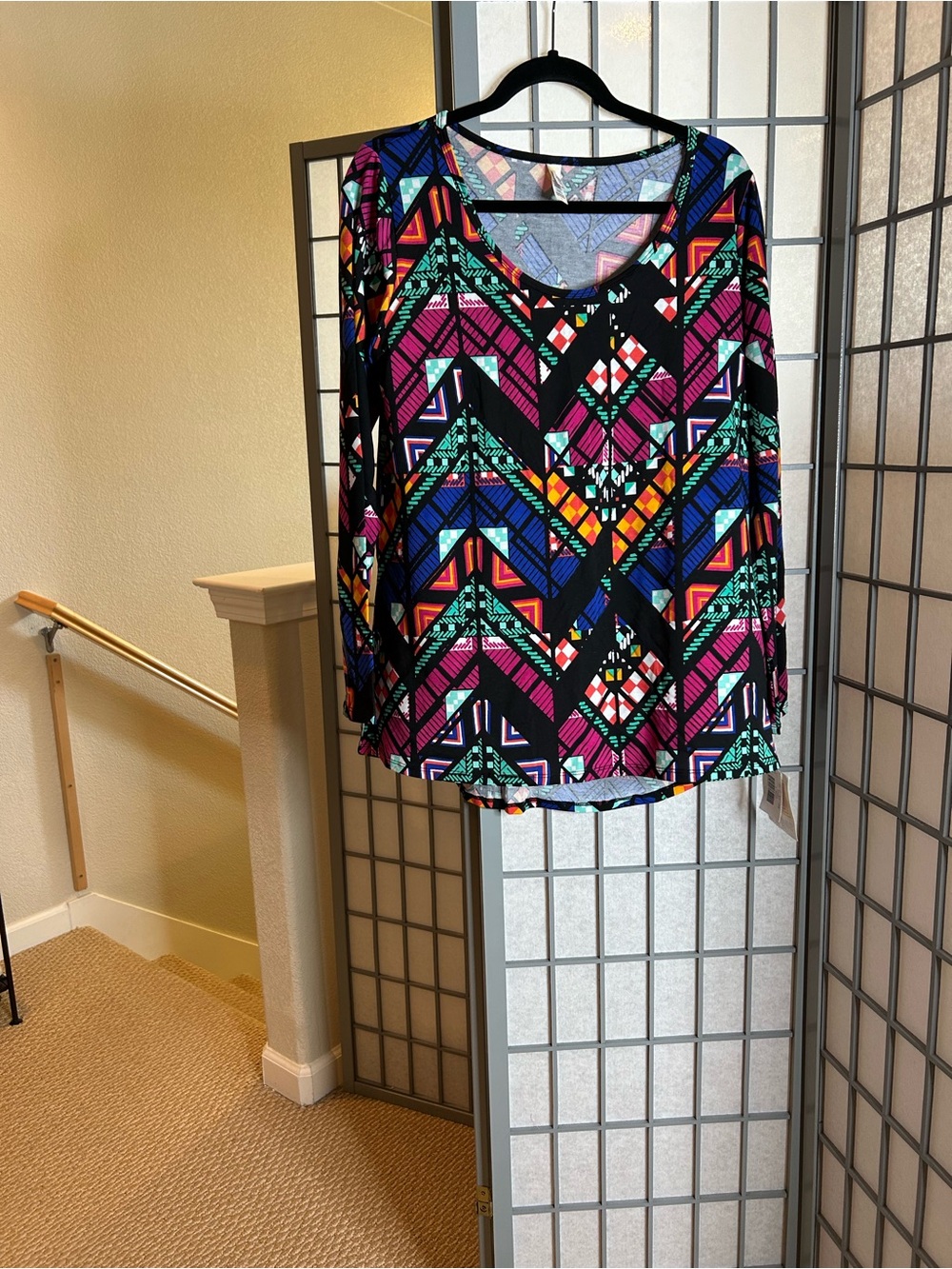 NWT LuLaRoe Lynnae Multicolor Geometric Long Sleeve Top